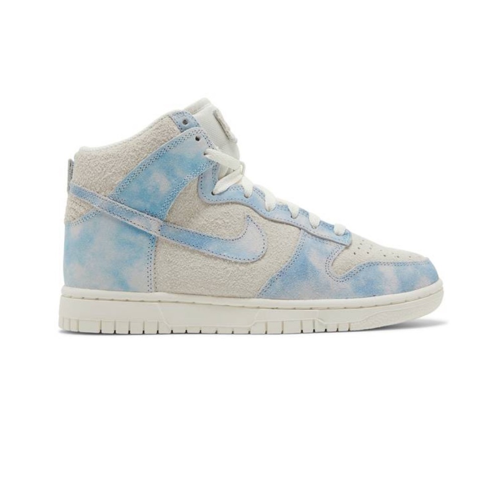 Nike Dunks high top in Celestine blue cloud women’s size 10 like new